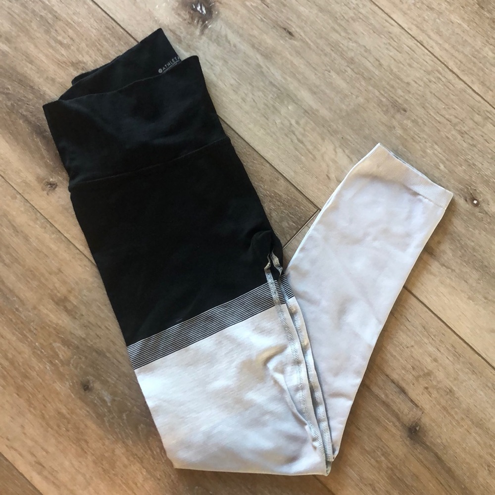 Athleta black/gray striped leggings (tights)